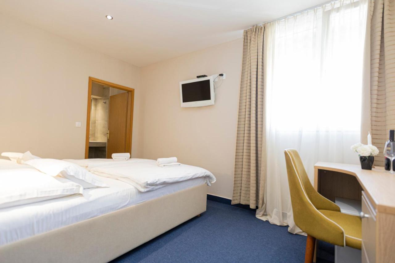Hotel Bozikovina 3 Ποντστράνα Εξωτερικό φωτογραφία